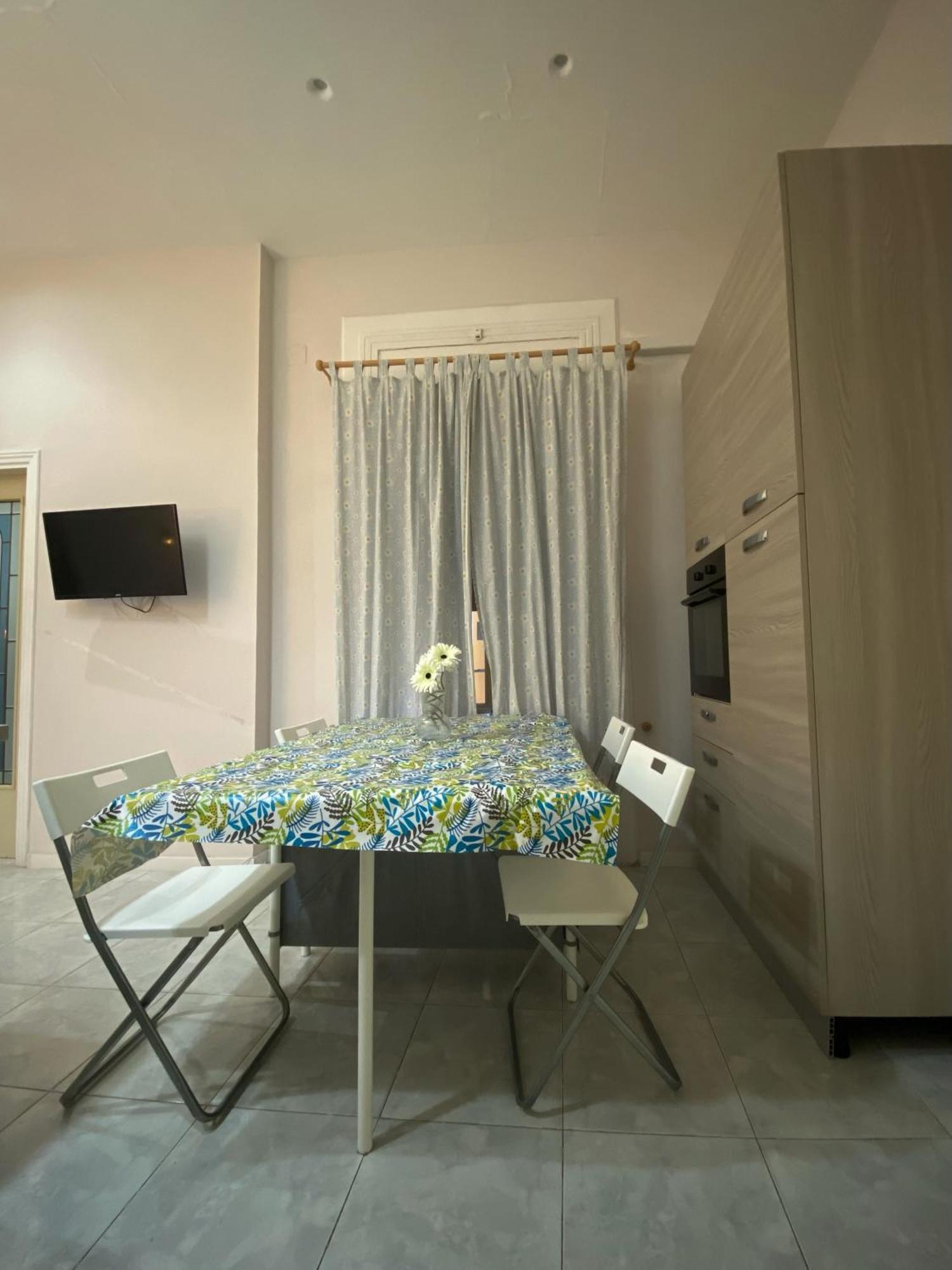 Apartament La Casa Al Centro " Vicino Al Centro Storico Di Napoli" Zewnętrze zdjęcie