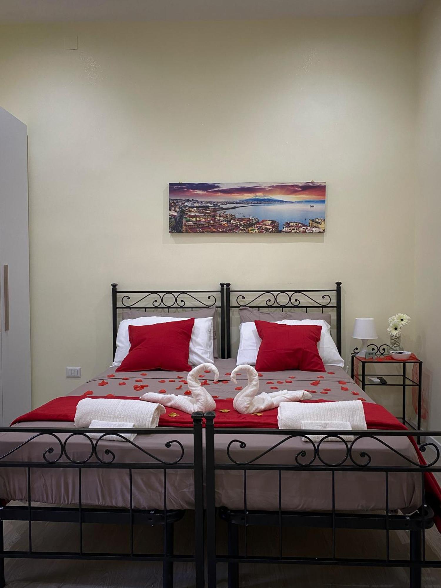 Apartament La Casa Al Centro " Vicino Al Centro Storico Di Napoli" Zewnętrze zdjęcie